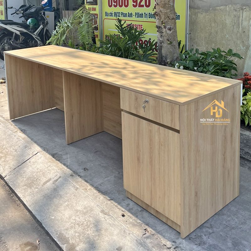 Không gian quầy lễ tân nội thất hai tầng
