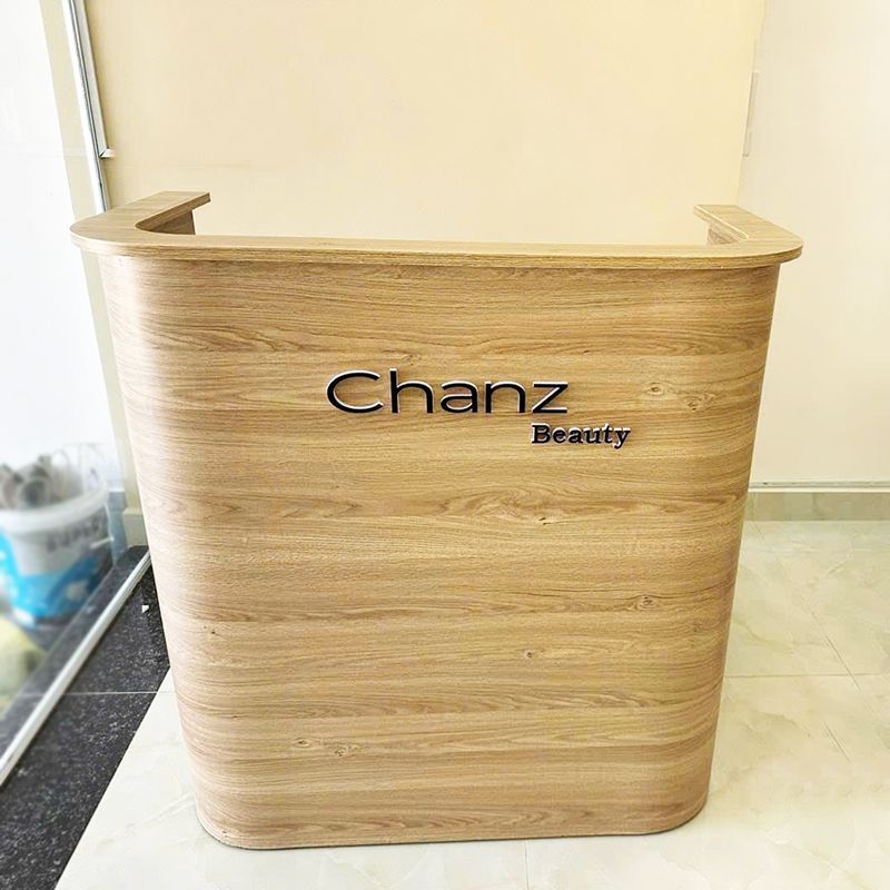 Quầy lễ tân chữ U đơn giản