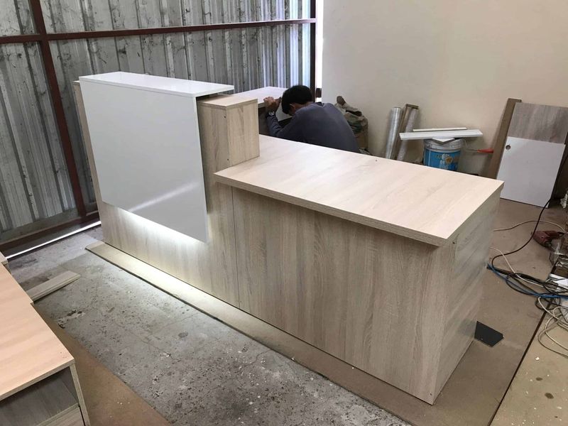 Quầy lễ tân gỗ MDF