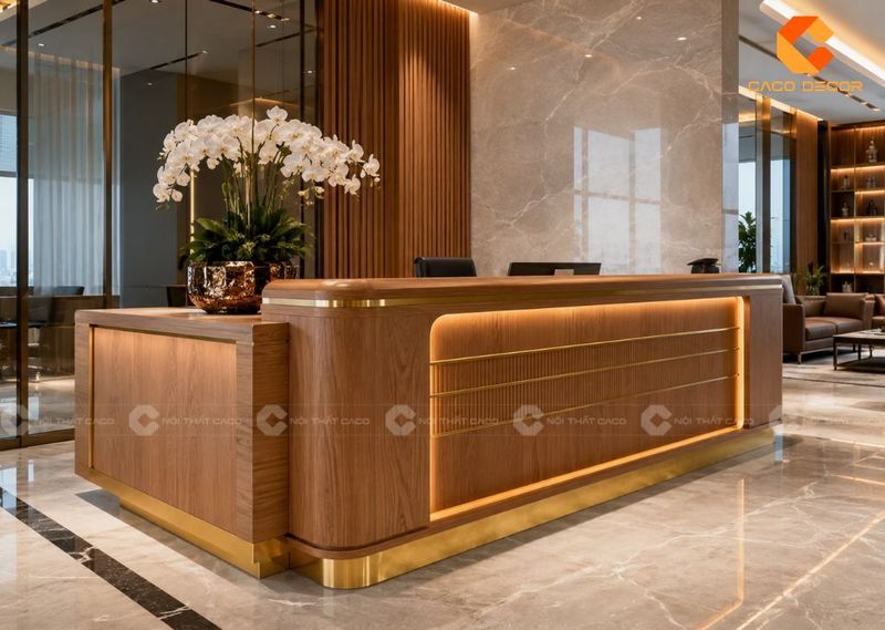 Quầy lễ tân gỗ tự nhiên nẹp inox vàng