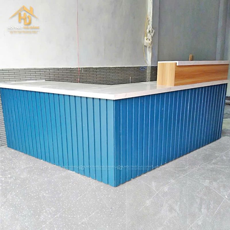 Hình ảnh quầy lễ tân khách sạn cao cấp
