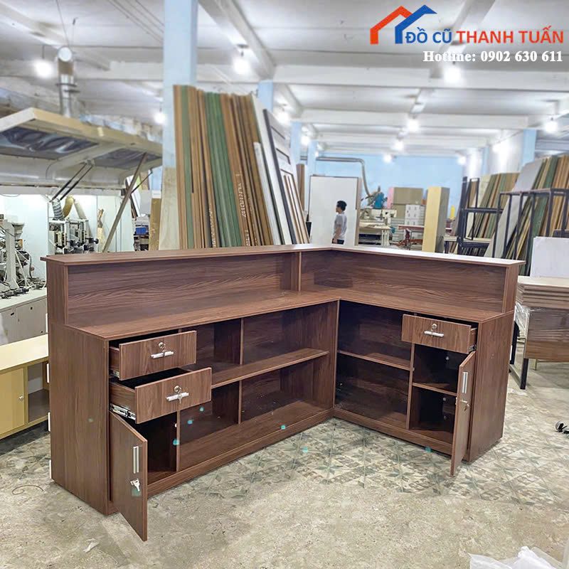 Quầy lễ tân hiện đại nhỏ gọn